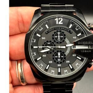 Diesel DZ4283 Mega Chief Men’s Black Stainless Steel Chronograph Watch NIBWT